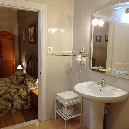 Don Pelayo Guest house *